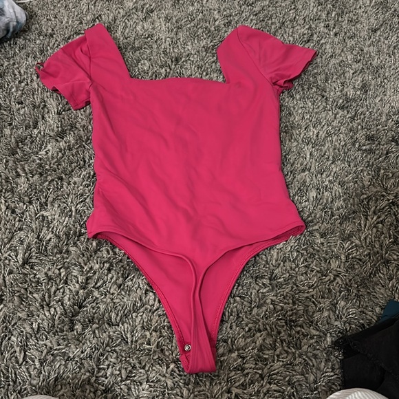 Aritzia Contour Bright Pink Bodysuit - Picture 4 of 4